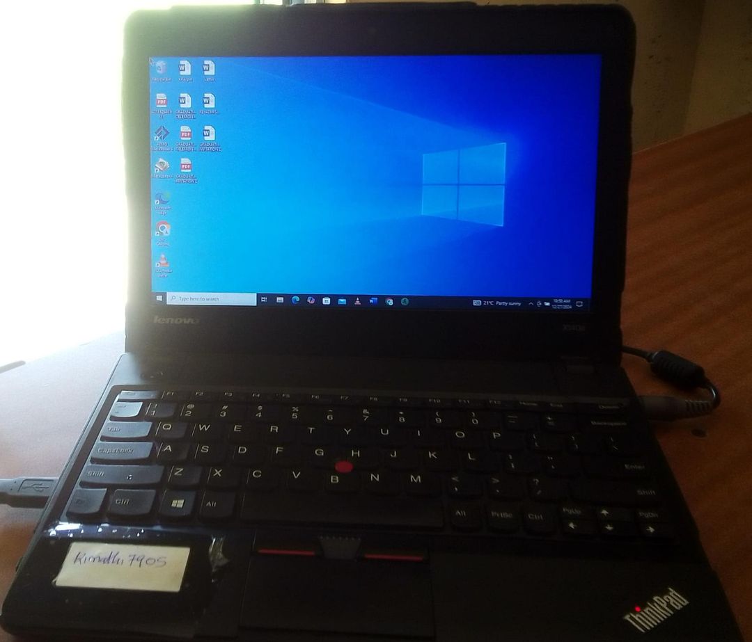 Lenovo Thinkpad X14Oe second hand laptop , 6GB RAM 500GB HDD, Core i3 Intel, 12inch screen, Battery 2hrs, 60Hz. 