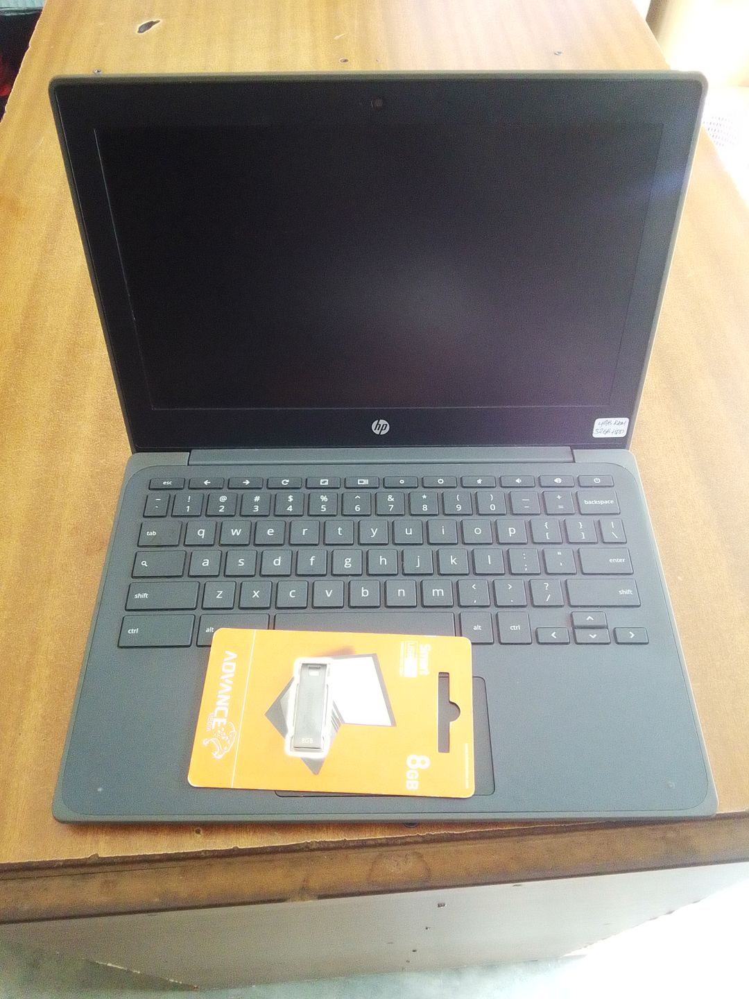 HP Chromebook laptop, 4GB RAM 32GB ROM