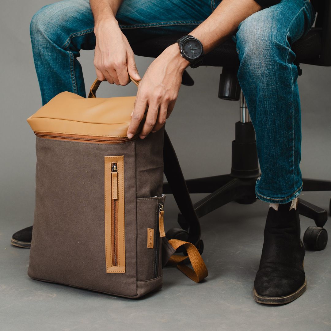 Oblique Flash Backpack Charcoal