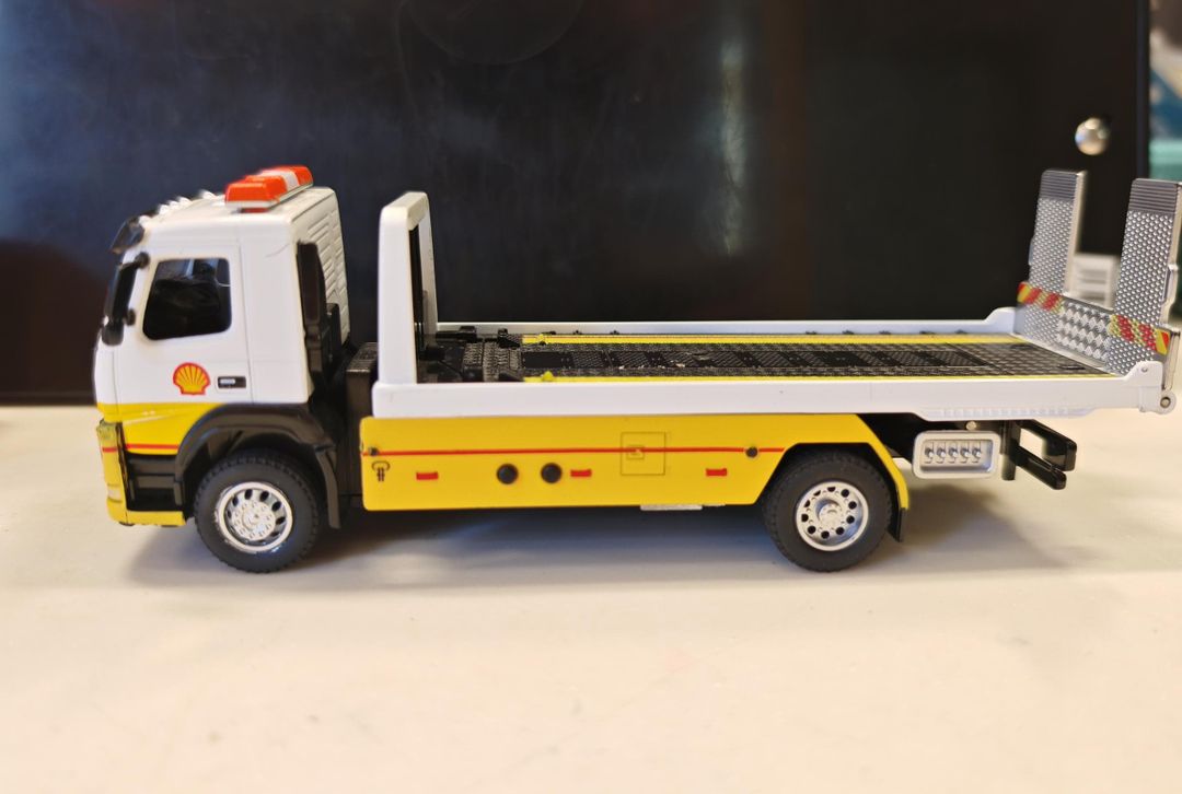 1:50 Shell Volvo Rescue Truck