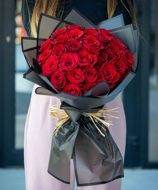 Red rose bouquet / باقة ورد حمراء