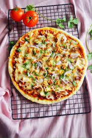 Chicken Tikka Pizza (Cheese, Chicken Tikka and Mixed Vegetables)