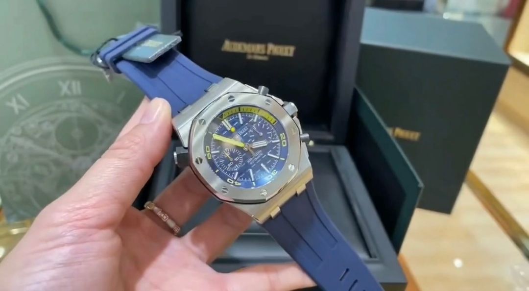 Audemars Piguet Royal Oak Offshore Diver - Blue with Yellow Accents