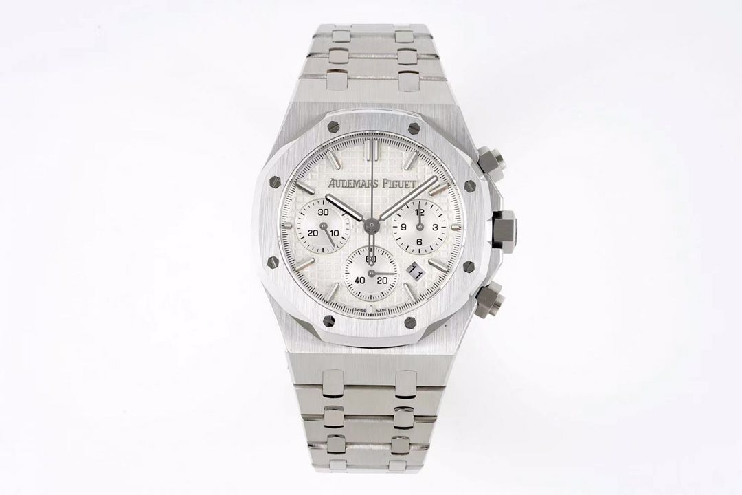 Audemars Piguet Royal Oak Chronograph - Silver Dial