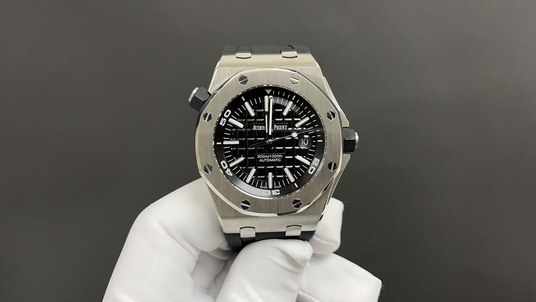 Audemars Piguet Royal Oak Offshore Diver - Black Dial