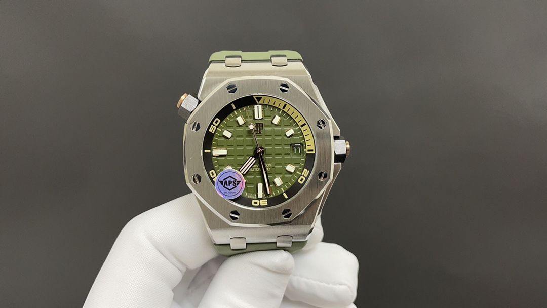 Audemars Piguet Royal Oak Offshore Diver - Green Dial 