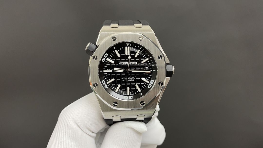 AP Royal Oak Offshore Diver - Steel, Black Dial