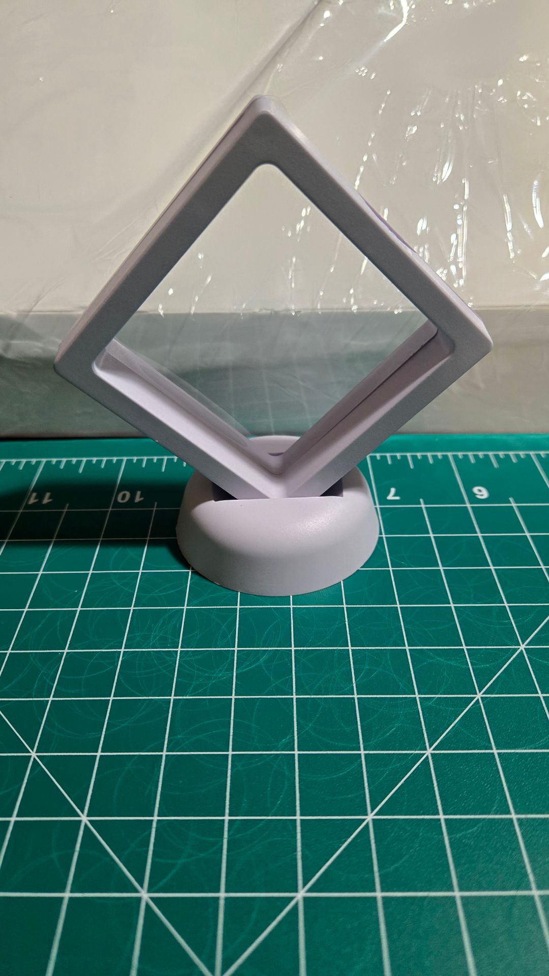 White floating frame for chip