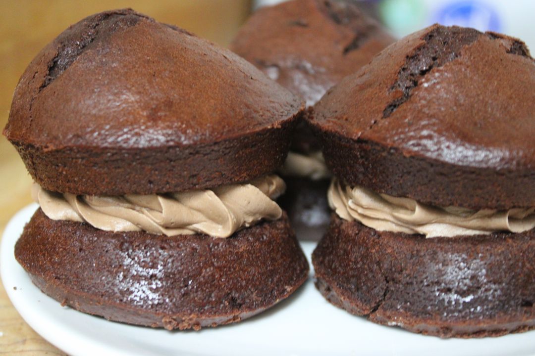 12 Chocolate Whoopie Pies