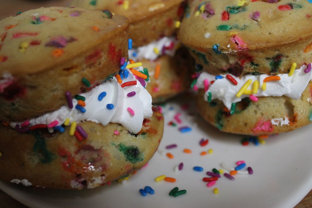 12 Confetti Whoopie Pies