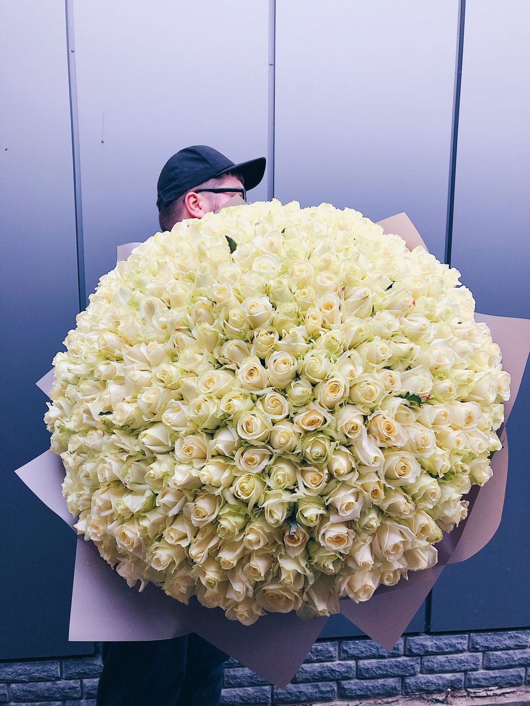 White roses bouquet / باقة ورد بيضاء