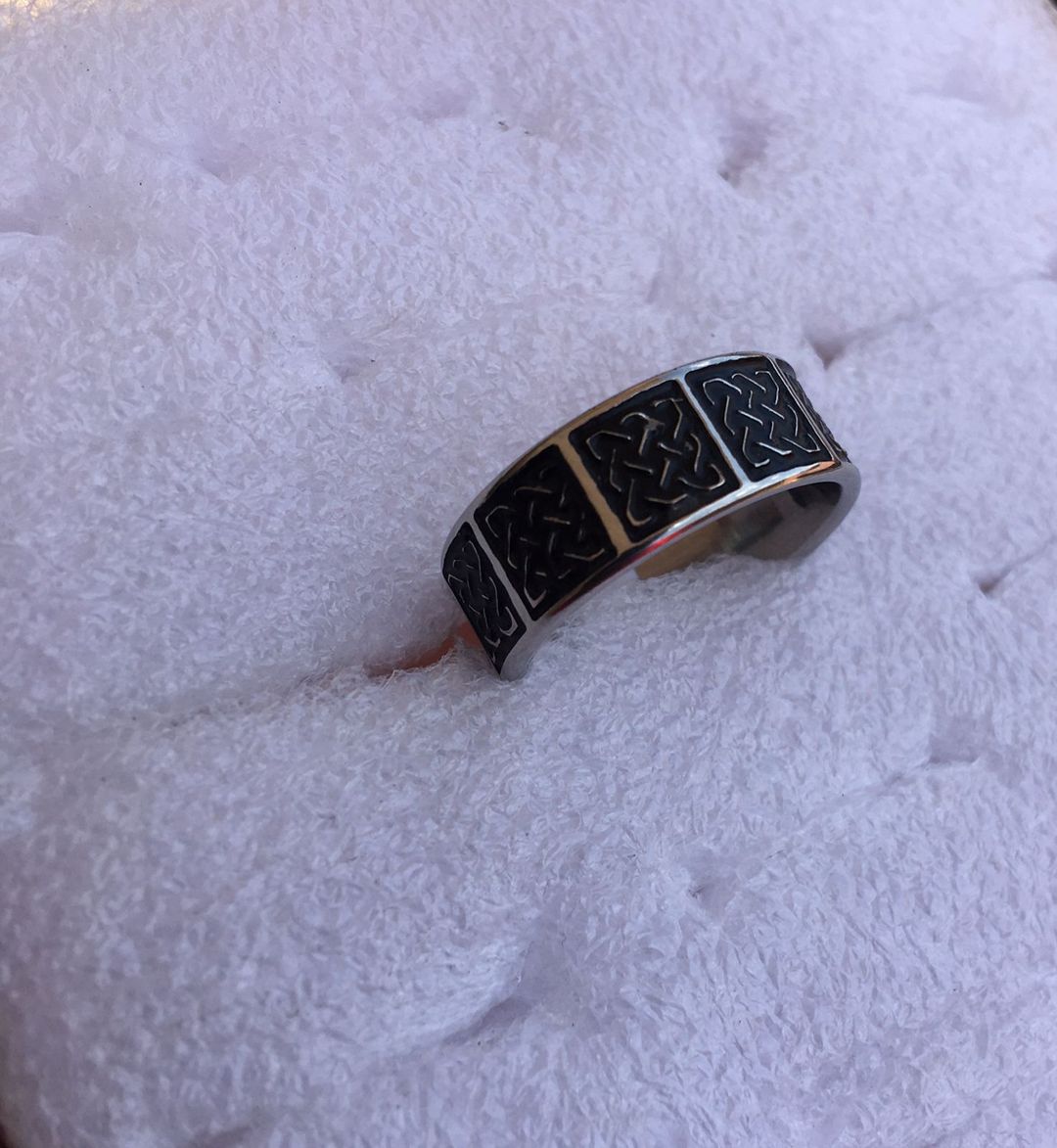 Dara Knot Viking Band Ring