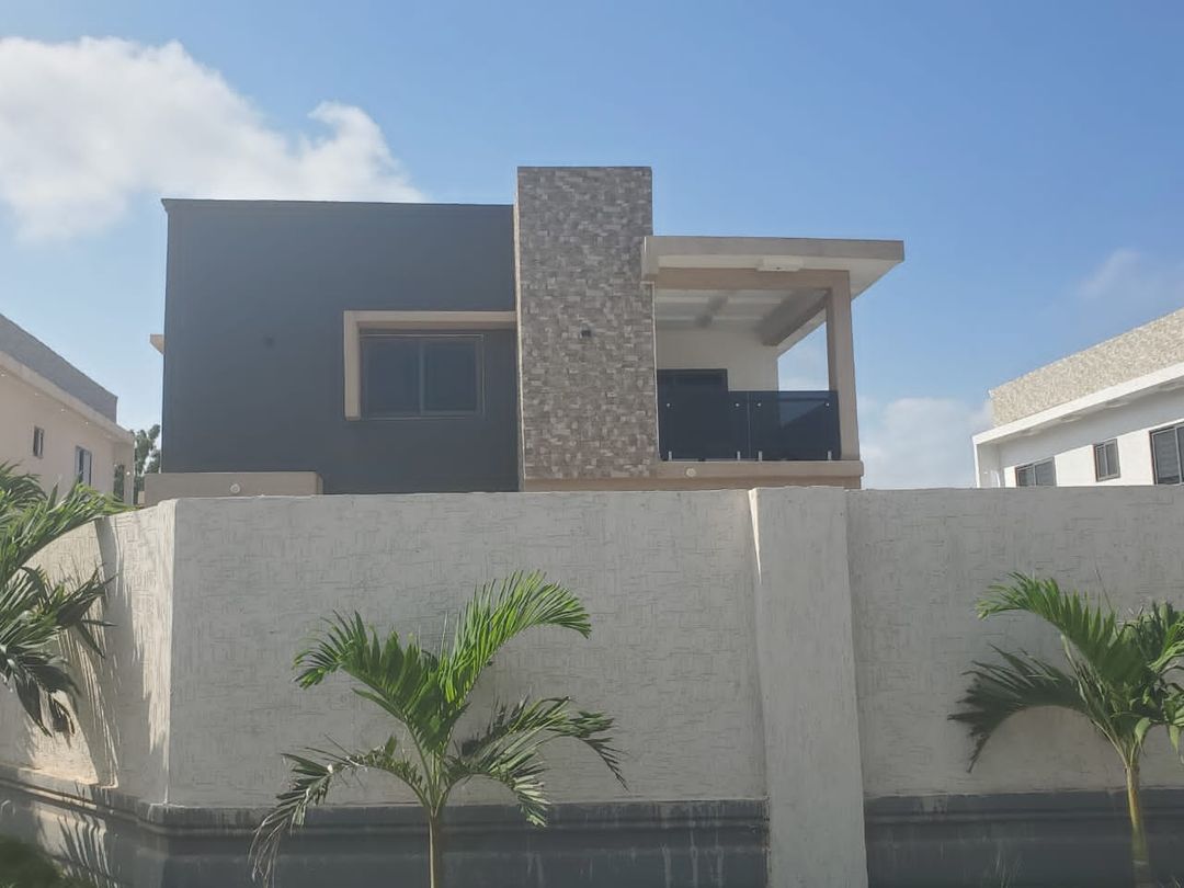 4BEDROOMS HOUSE FOR SALE IN EAST LEGON