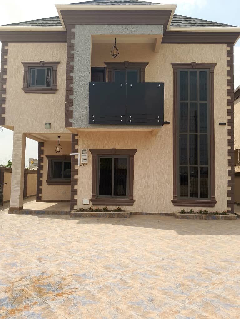 For Sale: Four-Bedroom Storey Building in Achimota Mall