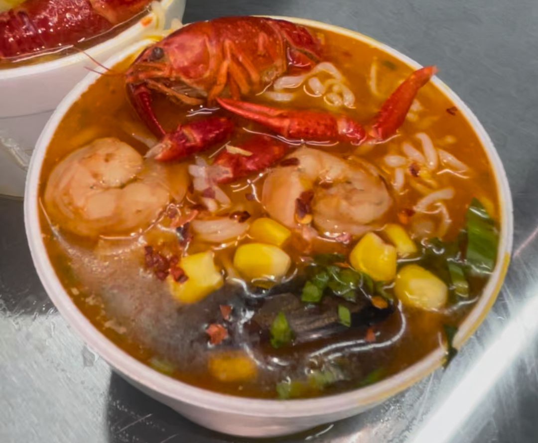 seafood ramen (half)