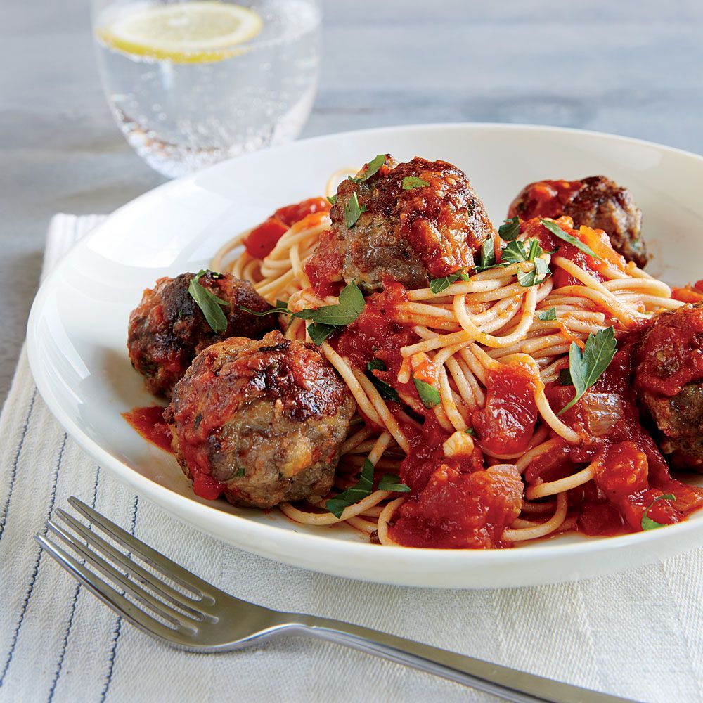 Meatballs with Spaghetti, Tomato Sauce, Parmesan & Fresh Basil