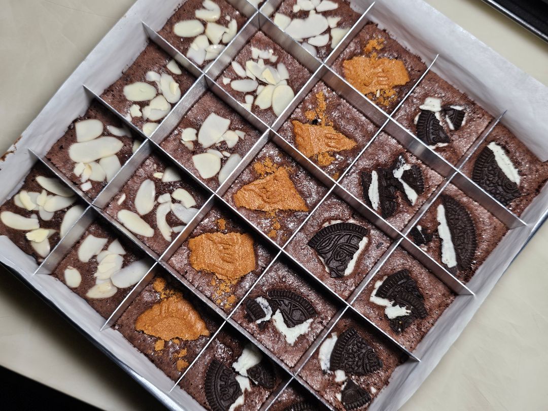 25-Piece Brownie Box - Assorted Flavours