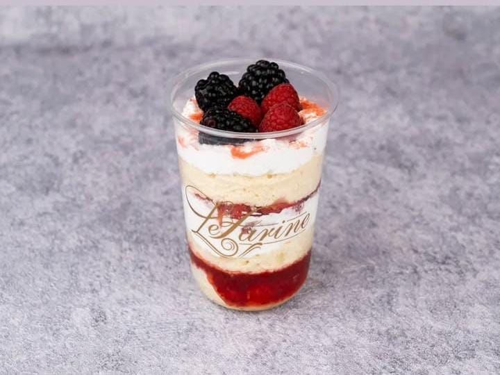 Grand Berry Cake in Cup ( for 2 Person )