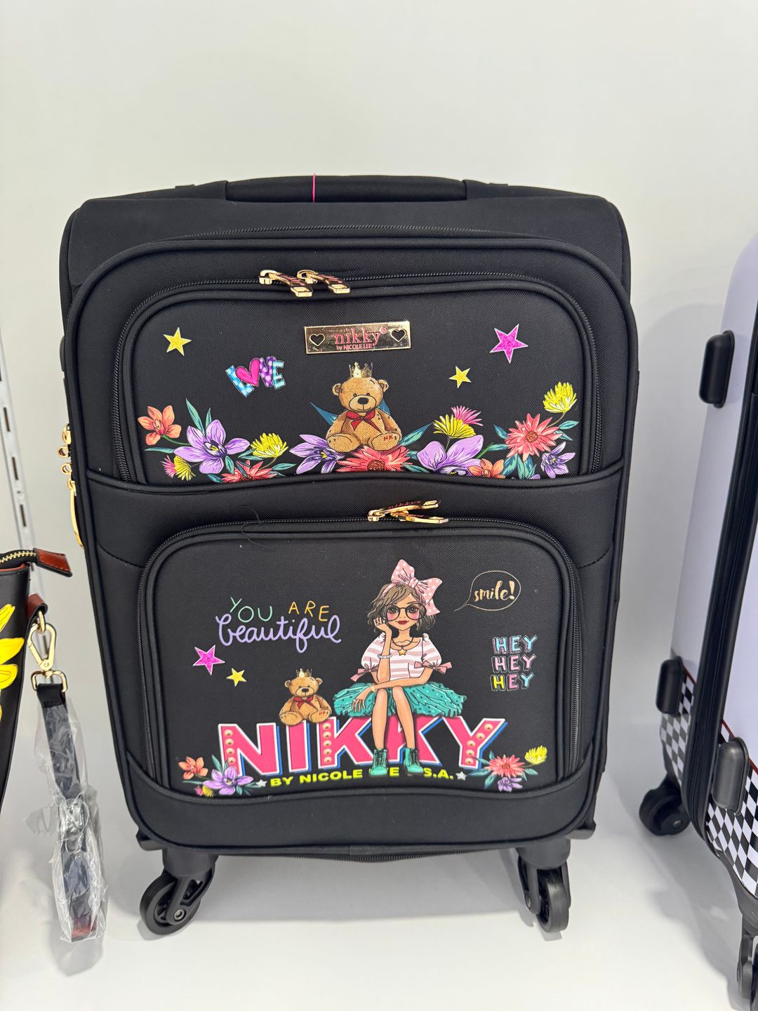 Nikky luggage 20’