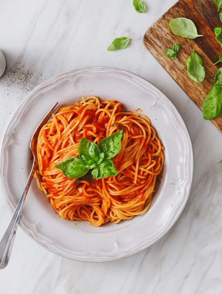 Pasta & Tomato Sauce Pomodoro