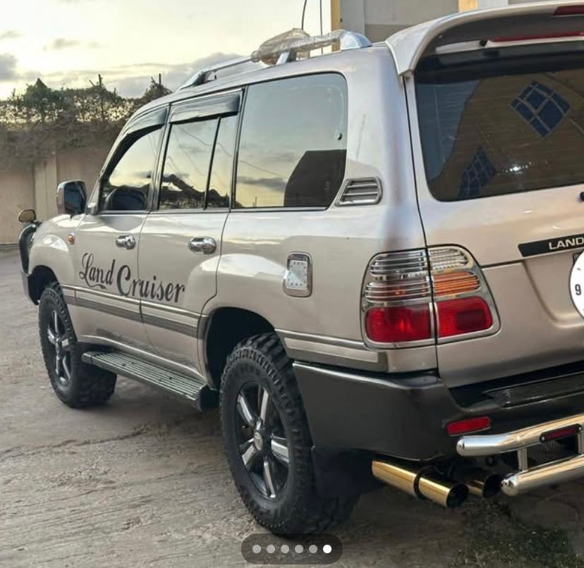 Toyota Land Cruiser 