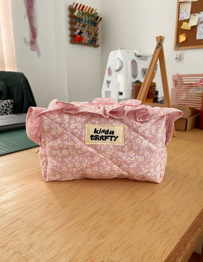 (STANDARD) Kinda Boxy Bag with Ruffles and Soft Padding