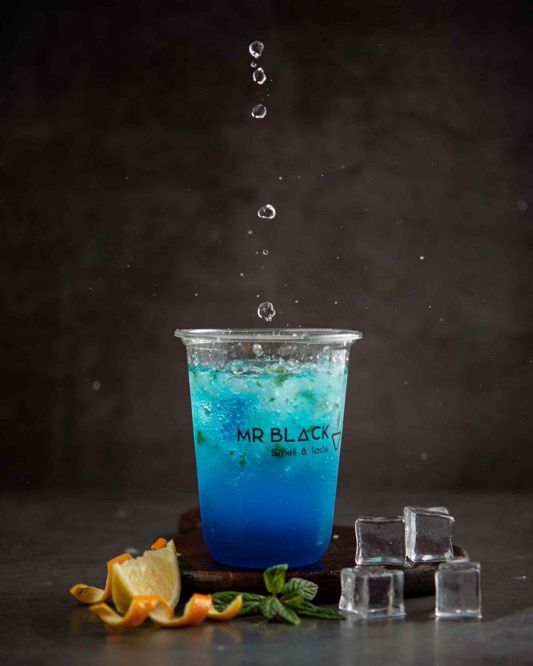 Blue curacao mojito