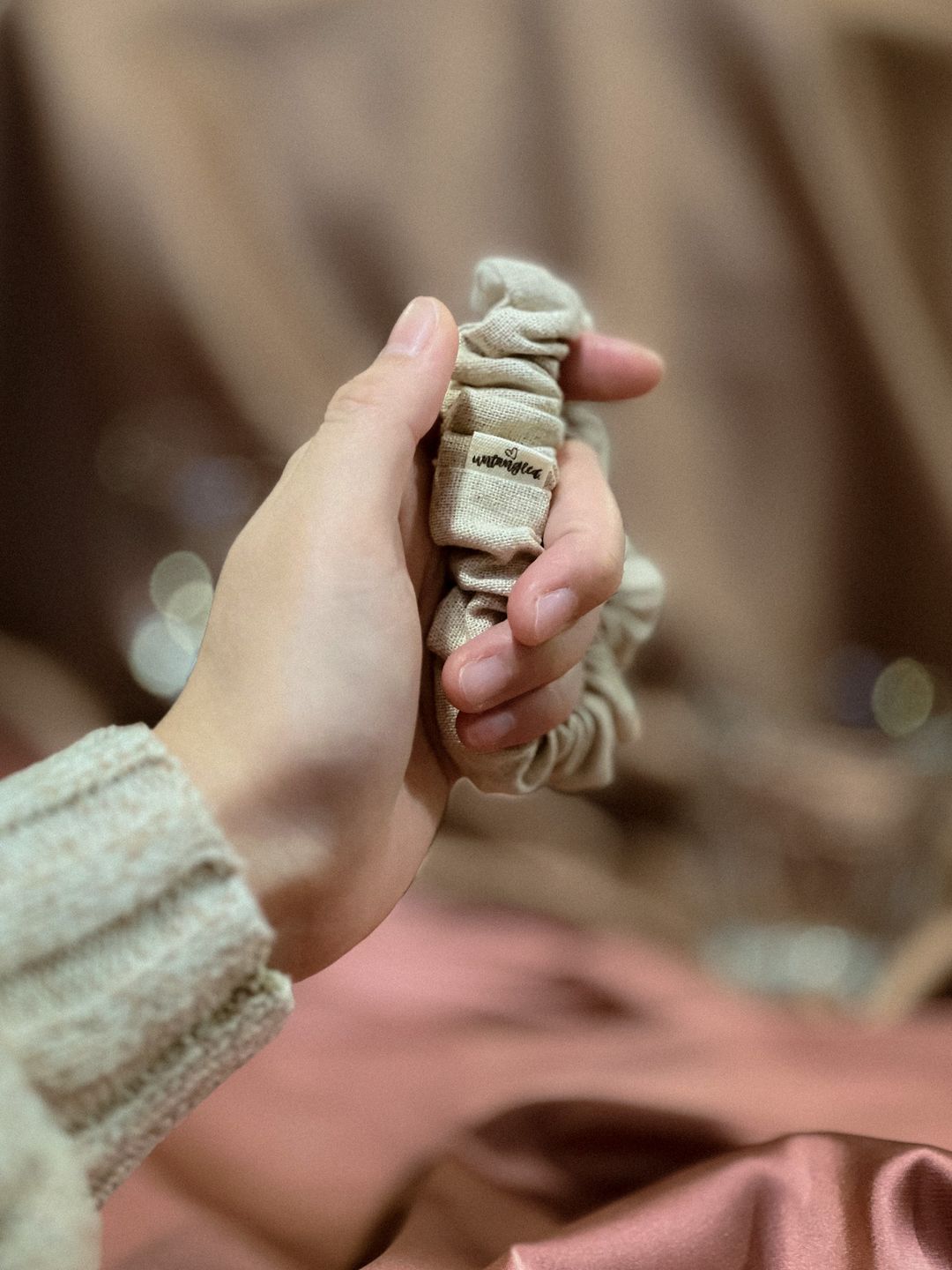 🍪 Cookies & Cream Beige Macaron Lilli Scrunchie