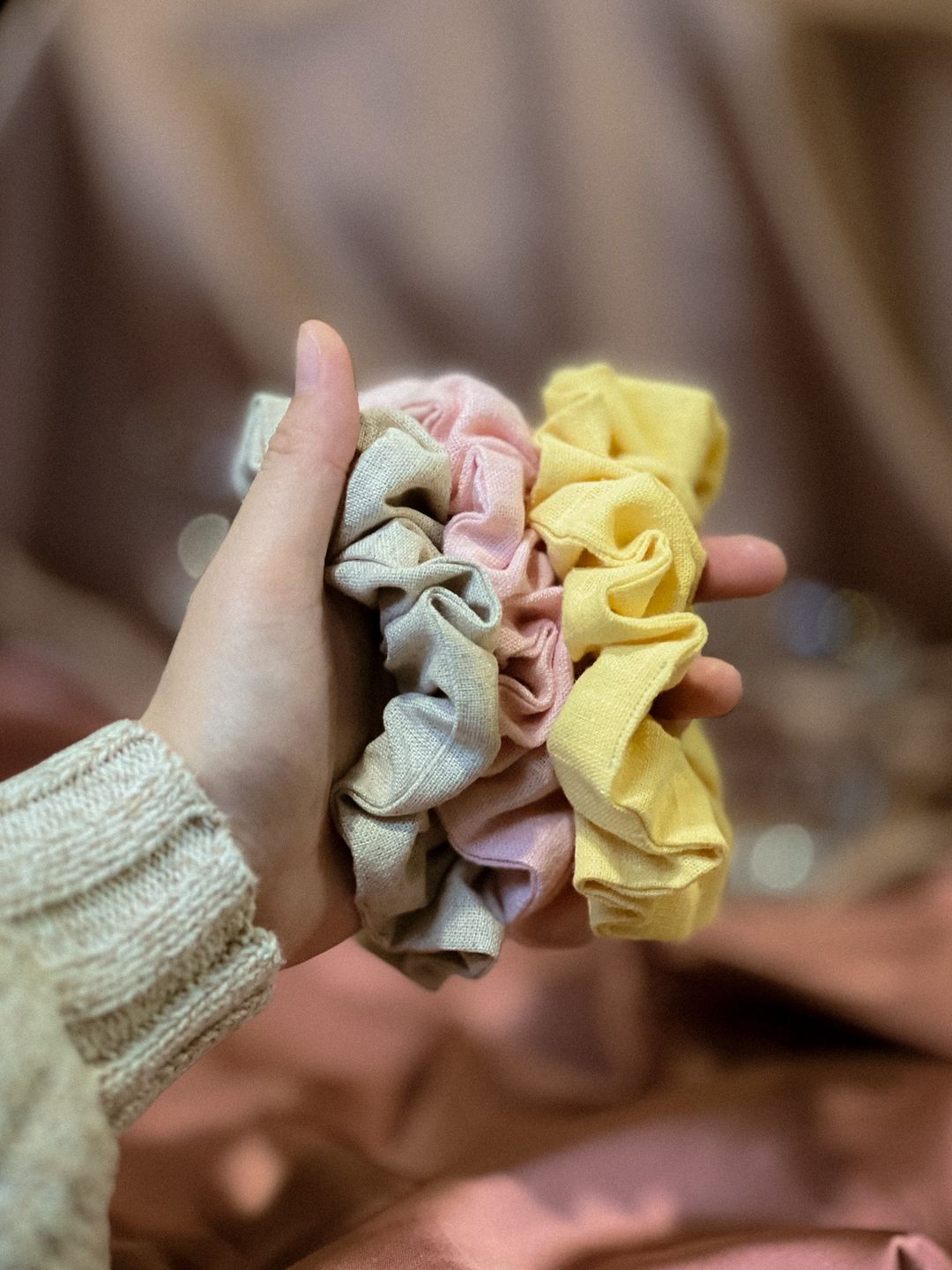 🍩 3-Piece Macaron Box of Classic Scrunchies