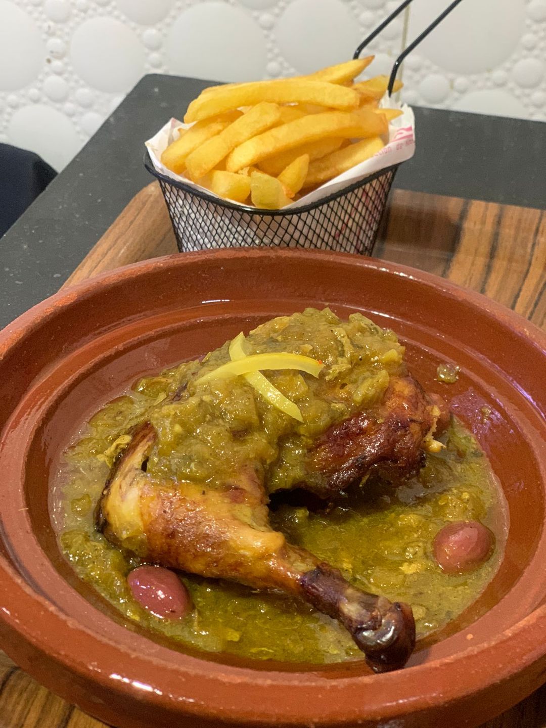 Tagine Poulet  Mkalli au daghmiiira 