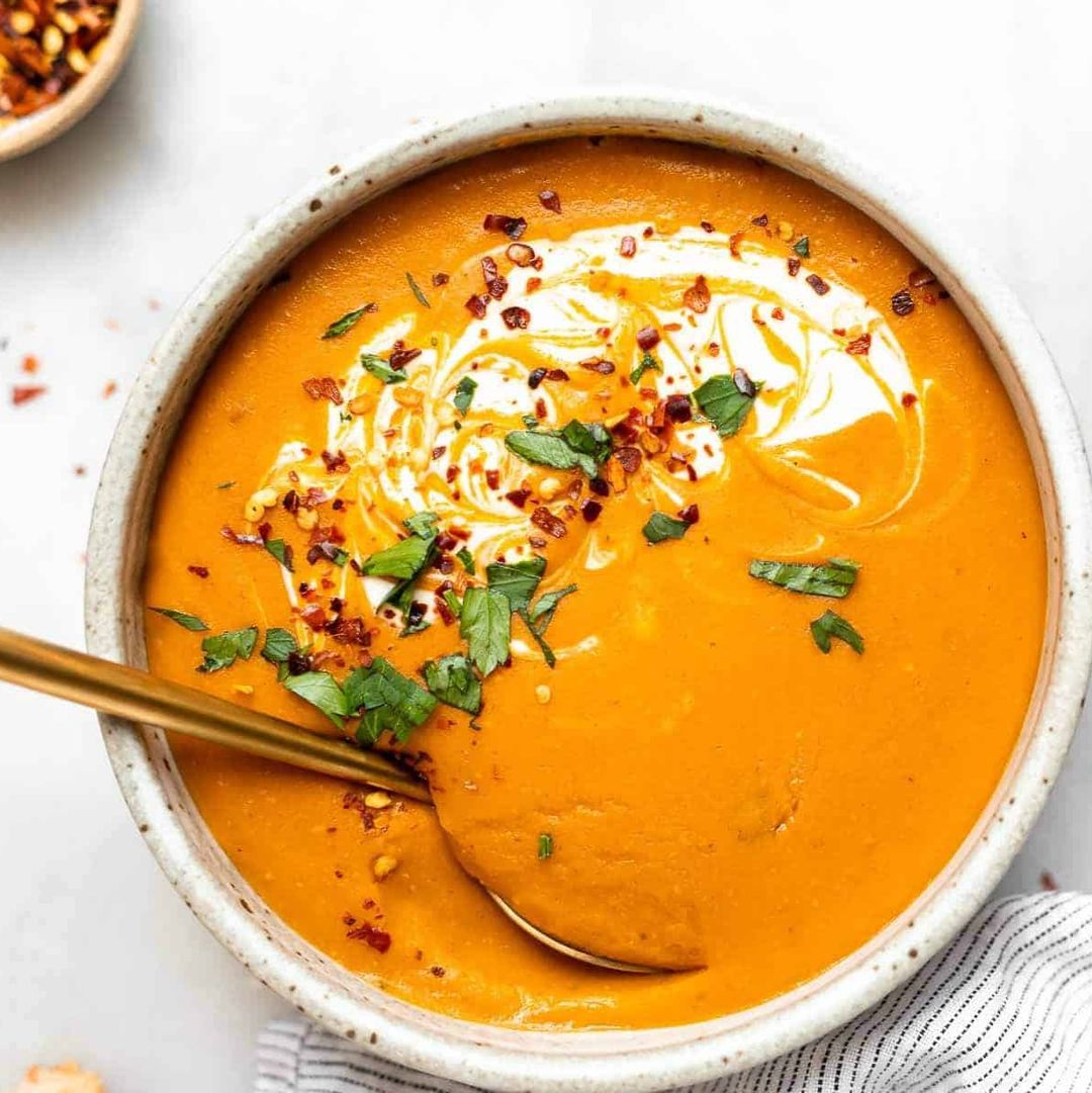 Spicy carrot and tomato soup