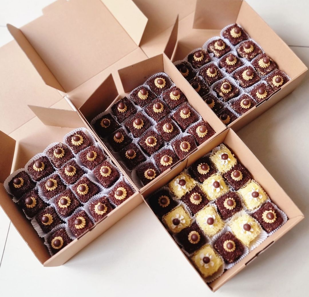 ᴍɪɴɪᴄᴀᴋᴇs 𝟷𝟼 ᴘᴄs & 𝟾 ᴘᴄs 🍰