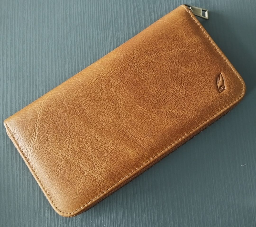 Ladies tan zip up genuine leather wallet