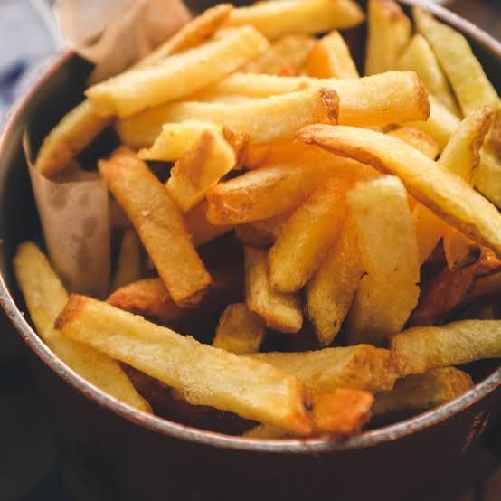 Potato Chips with sweet chilli mayo