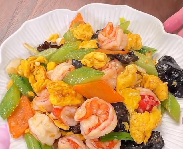 SHRIMP WITH VEGETABLE