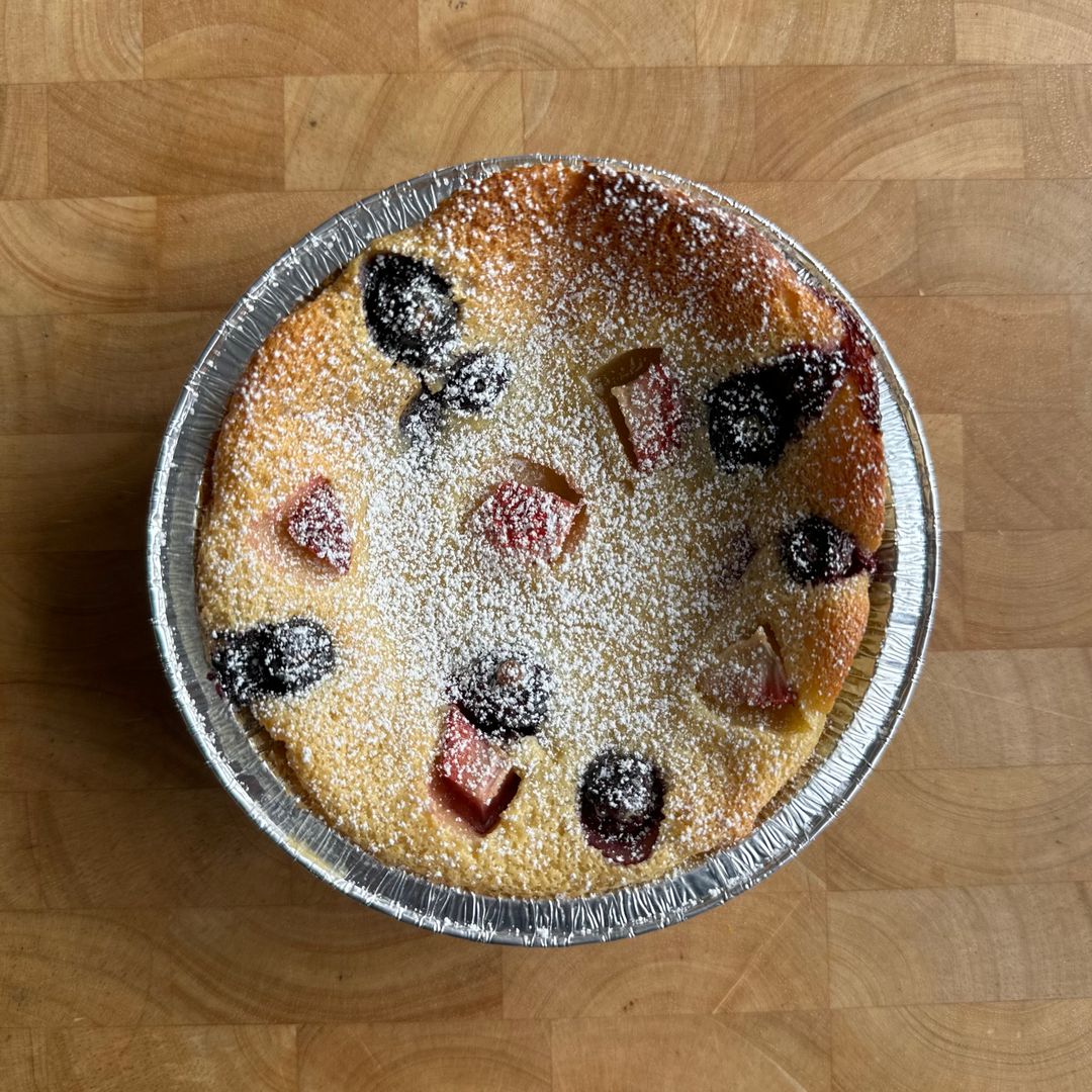 Clafoutis aux fraises & bleuets