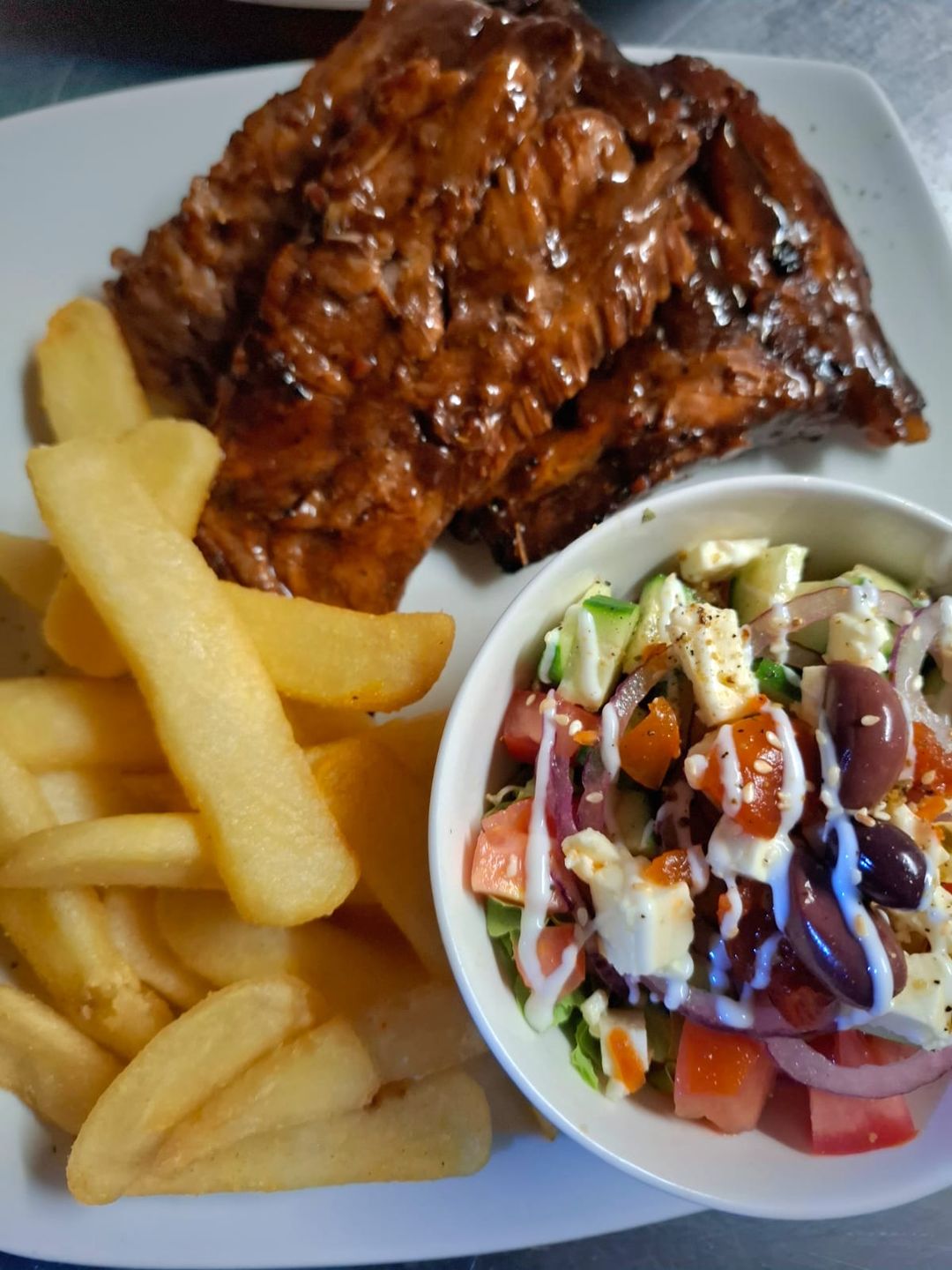 500g Spare Ribs chips & salad