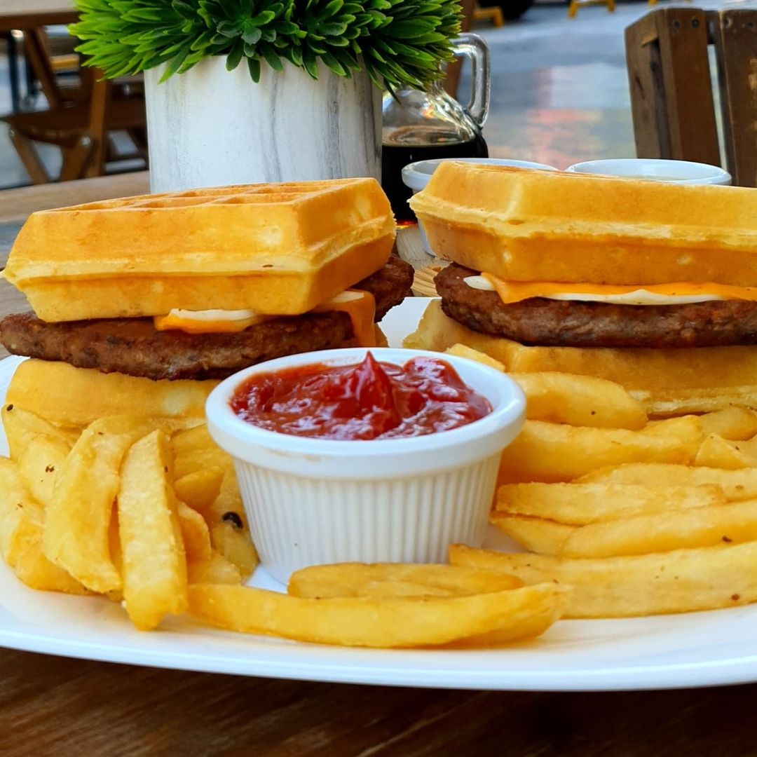 BURGER WAFFLE