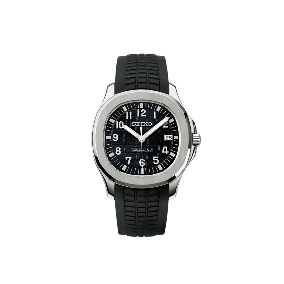 Black Aquanaut in 44MM