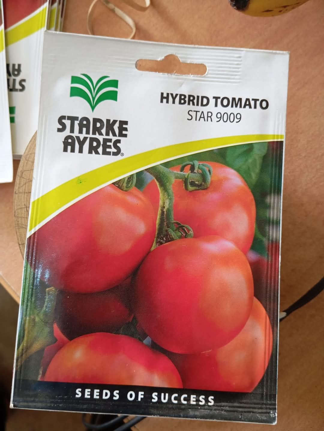 Stripe hybrid Tomato