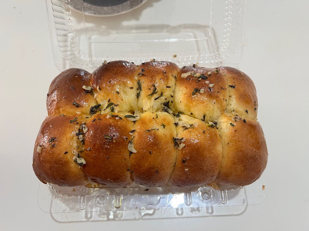 Pan de mantequilla Hawaiano . (ajo y romero)