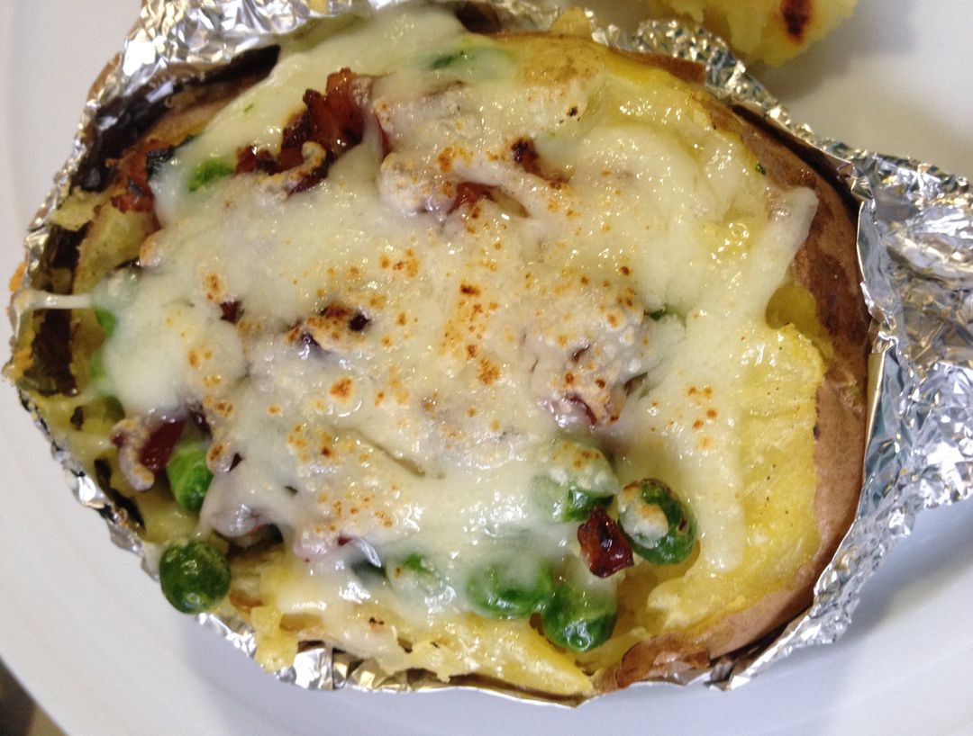 papas rellenas carne asada, camarón, pollo y pastor