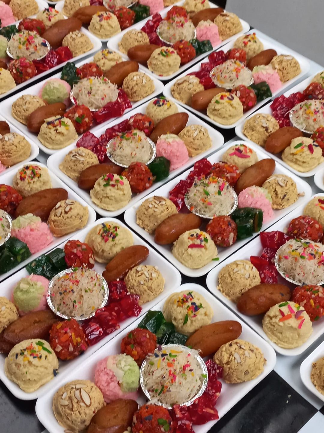 Medium Scoop Mixed Tray (Mithai)