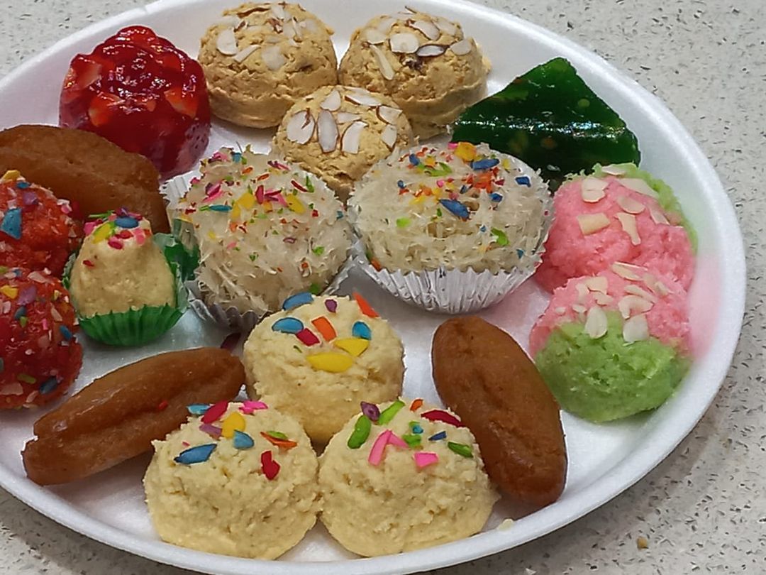 Medium scoop Assorted Sweetmeats (Mithai)