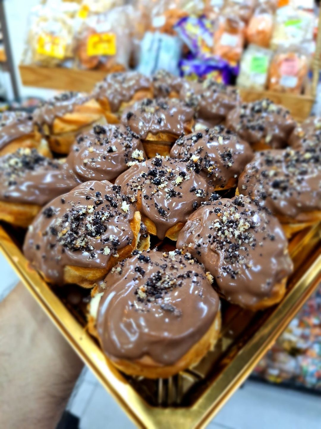 Gourmet Fresh Cream Eclairs 16's