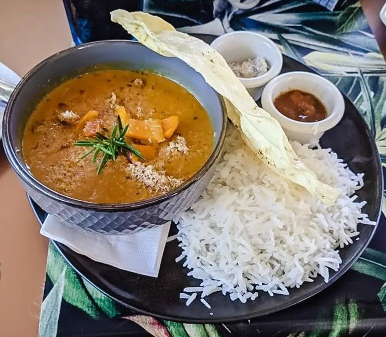 Mango chicken curry