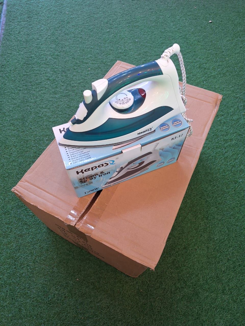 Kepas Steam Iron (1 Carton)