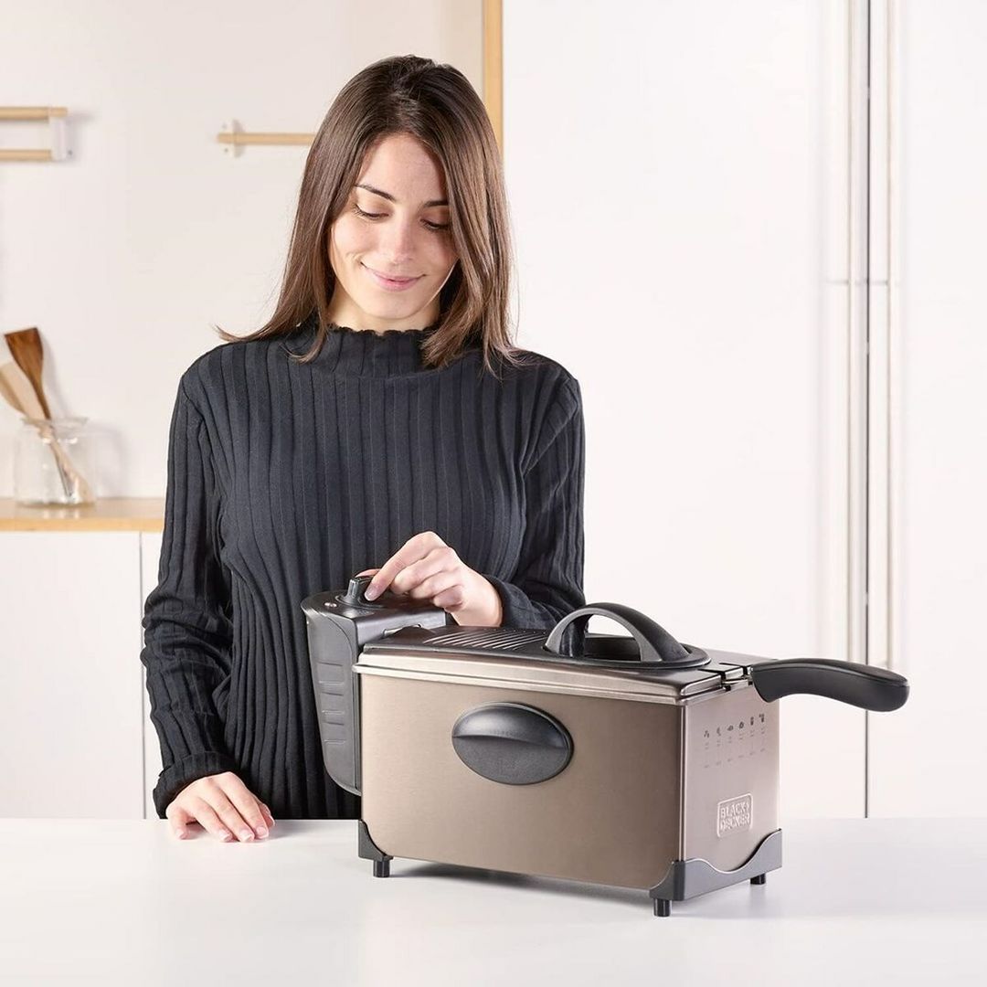 DEEP FRYER- BLACK & DECKER- BXDF2100E