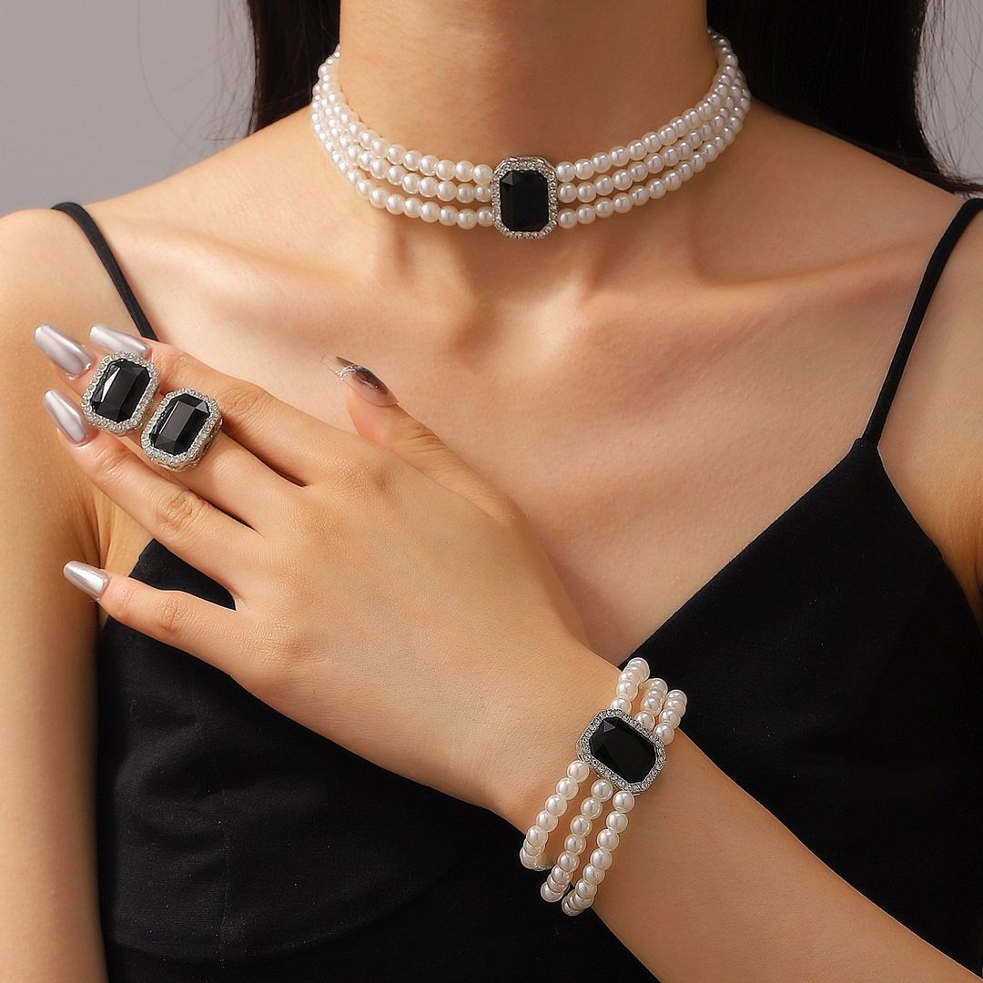 Jewery set 4500 usafiri tu