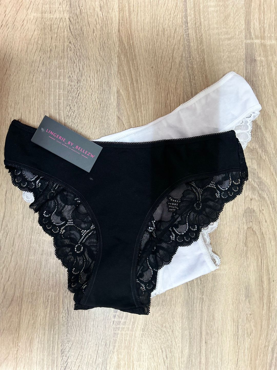 Black cotton and lace panties